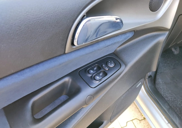 Lancia Ypsilon cena 9500 przebieg: 177100, rok produkcji 2004 z Opole małe 137